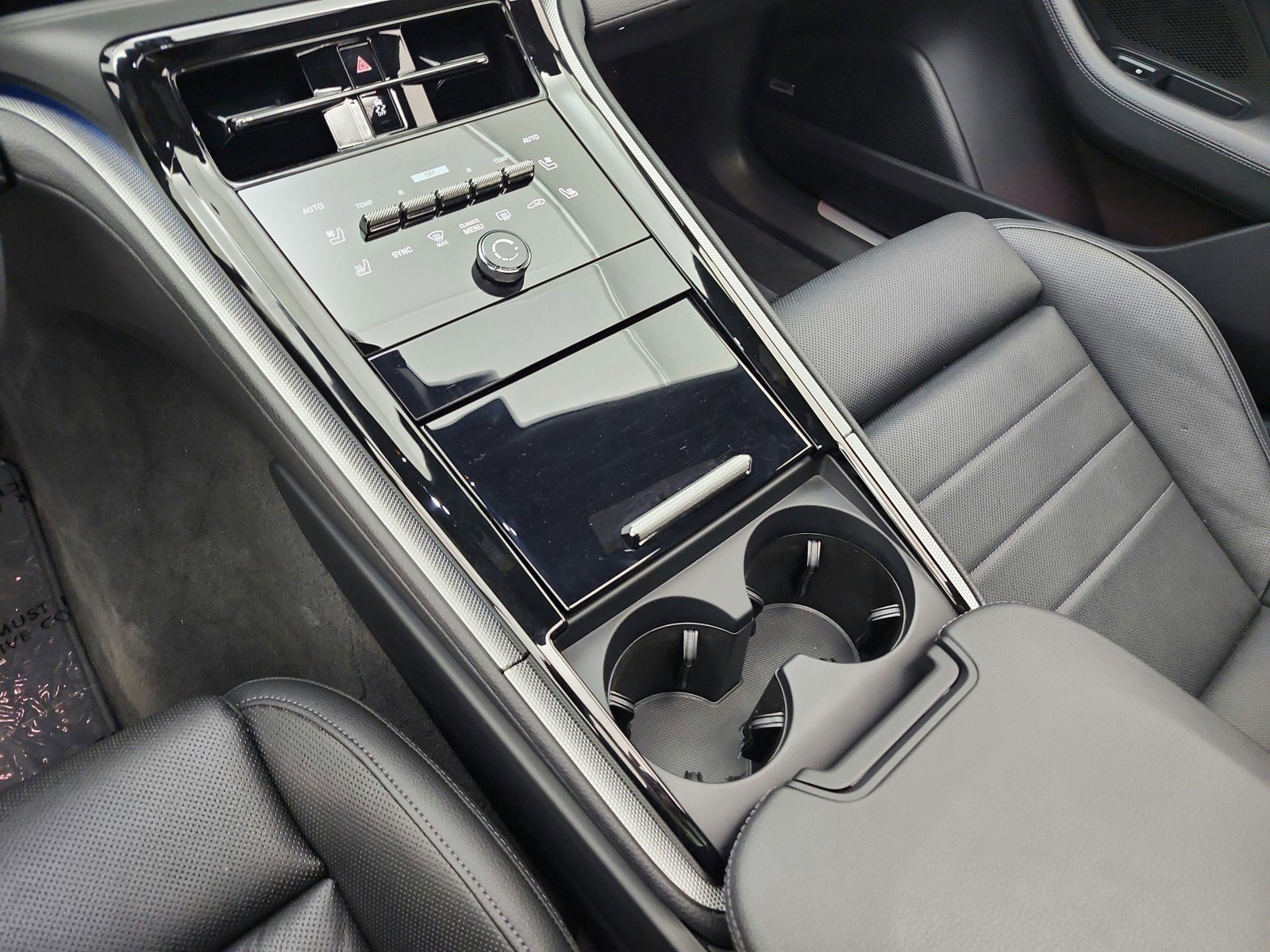 Used 2025 Porsche Panamera image 13