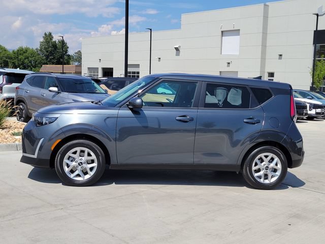 Certified 2025 Kia Soul LX w/ LX Technology Package FWD image 2