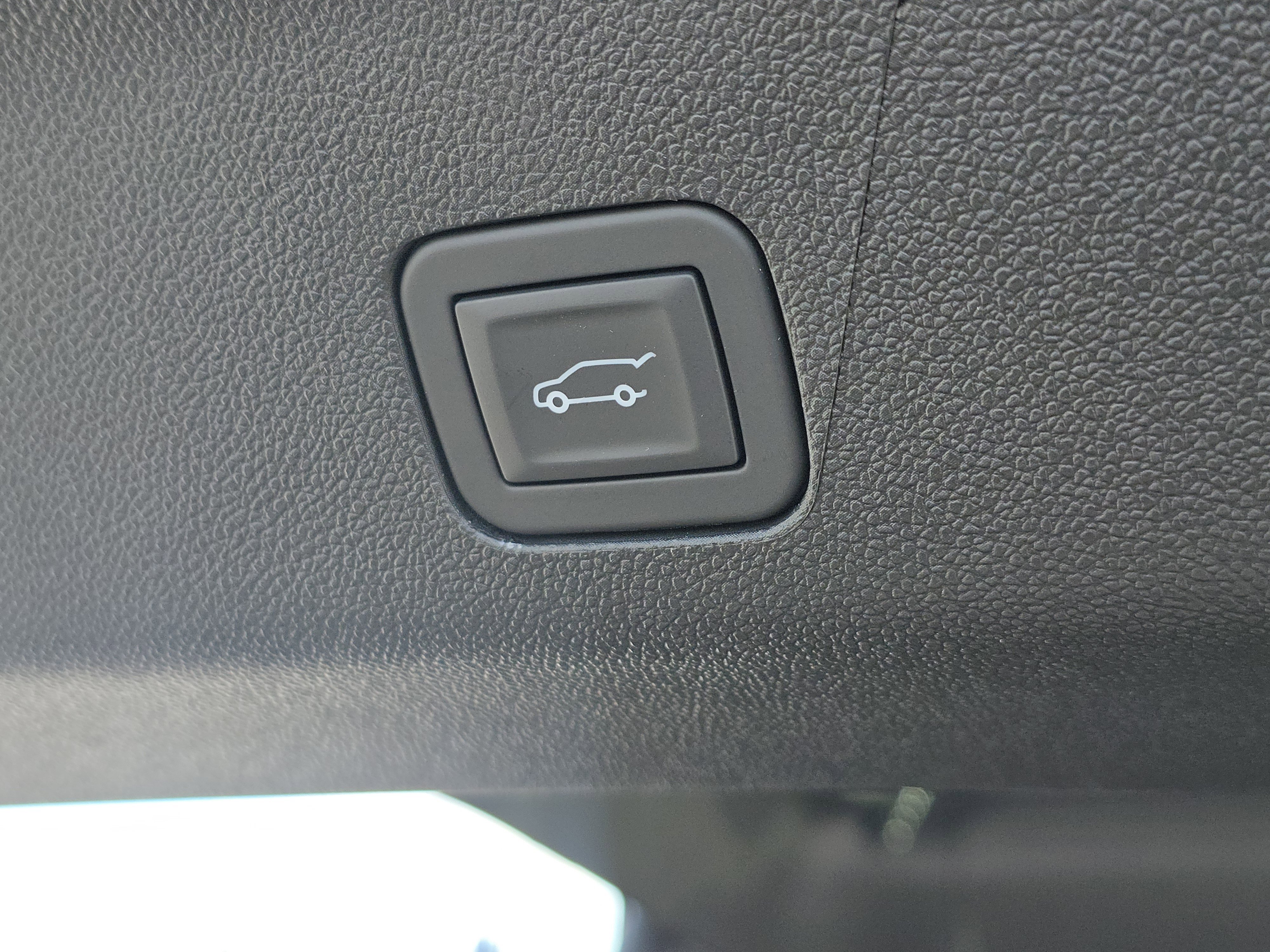 New 2025 Chevrolet Suburban Premier image 28