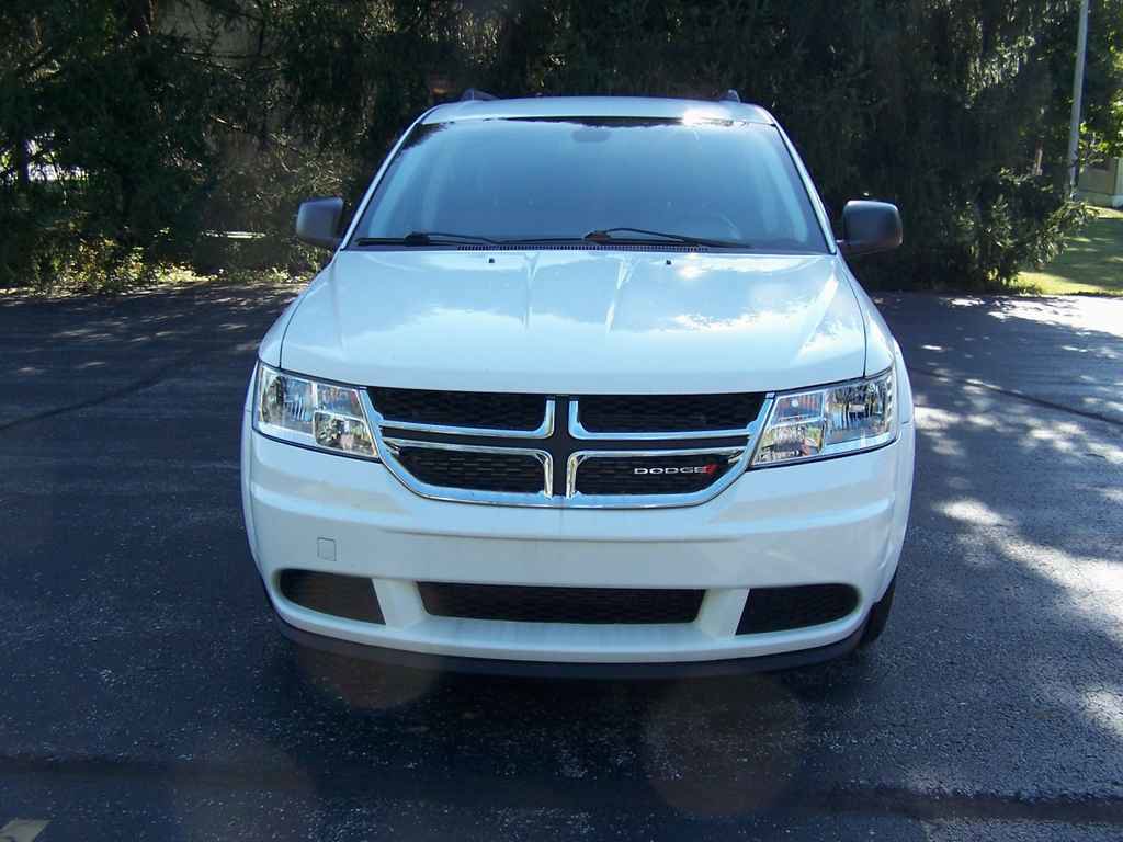 Used 2020 Dodge Journey SE image 2