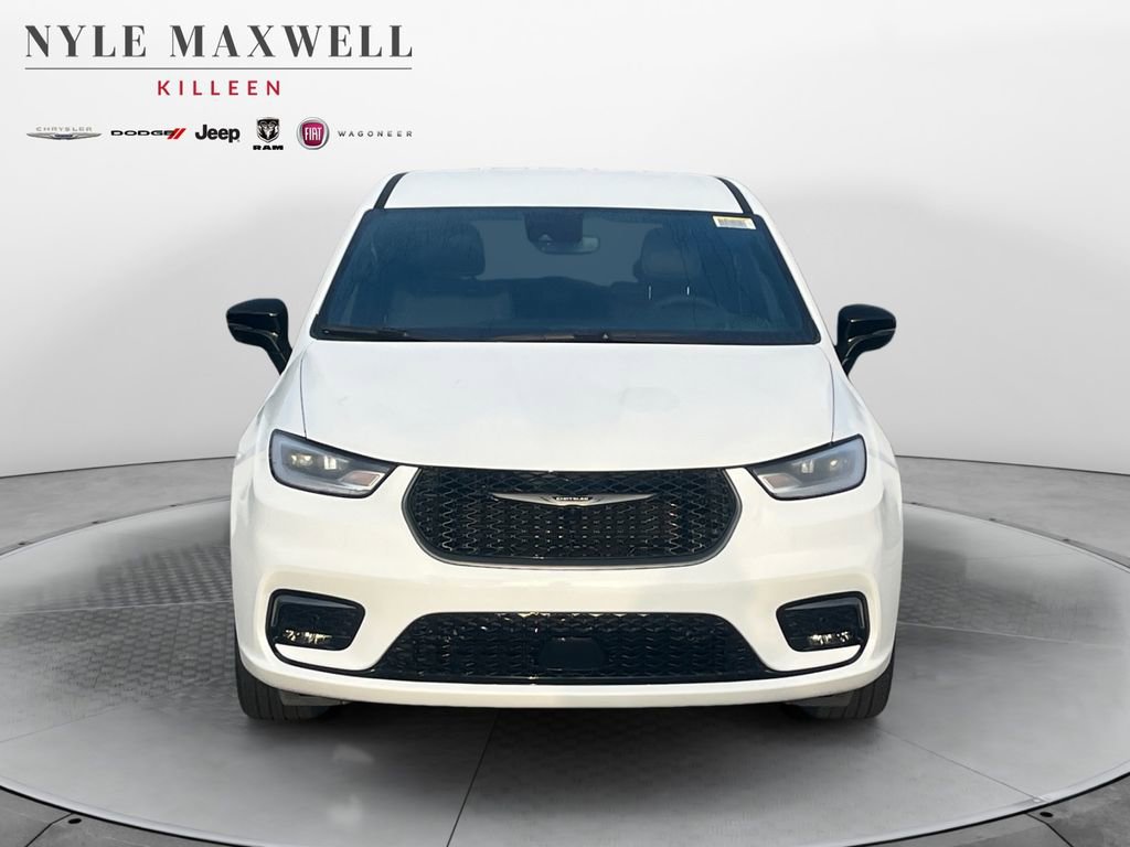 New 2026 Chrysler Pacifica Select image 18