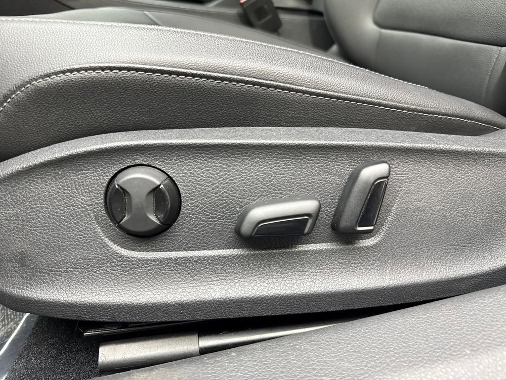 Used 2022 Volkswagen Passat 2.0T SE FWD image 27