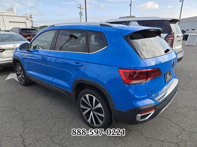 Certified 2023 Volkswagen Taos SE w/ Panoramic Sunroof Package FWD image 5