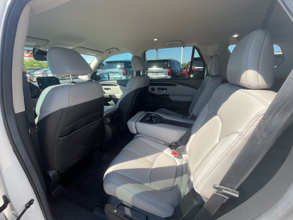 Used 2025 Honda Pilot EX-L image 23