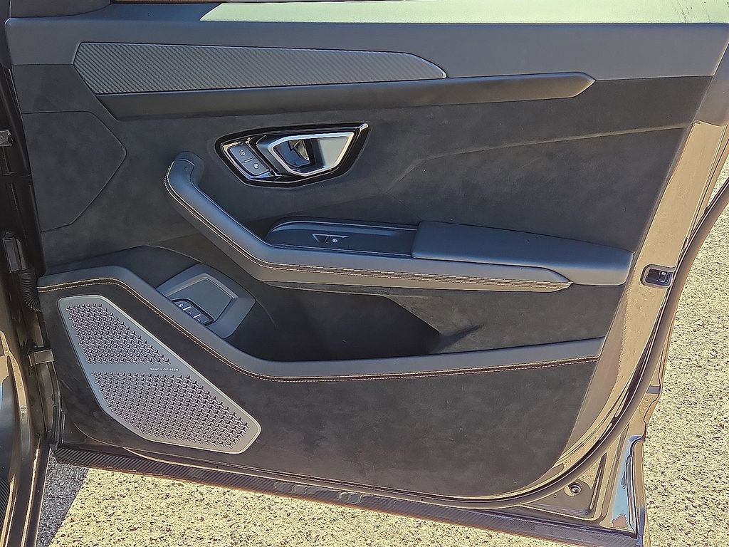 Used 2024 Lamborghini Urus Performante image 27