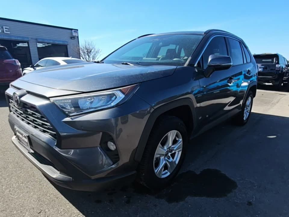 Used 2021 Toyota RAV4 XLE w/ Convenience Package image 5
