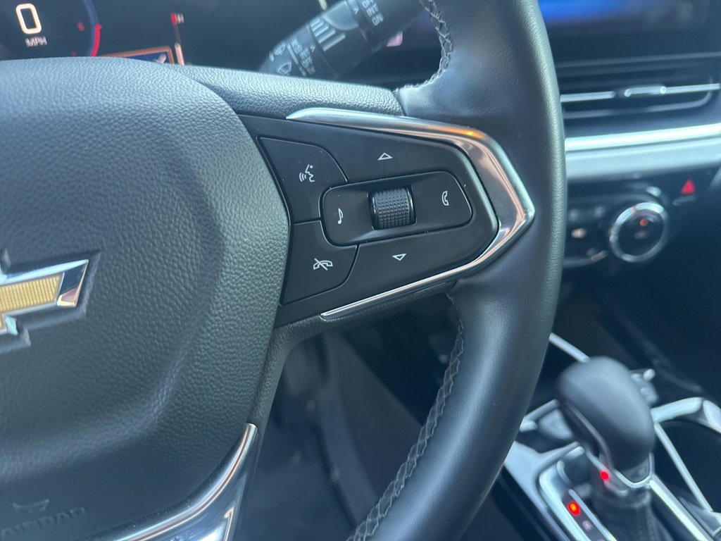 Used 2024 Chevrolet Trax LT w/ LT Convenience Package image 16