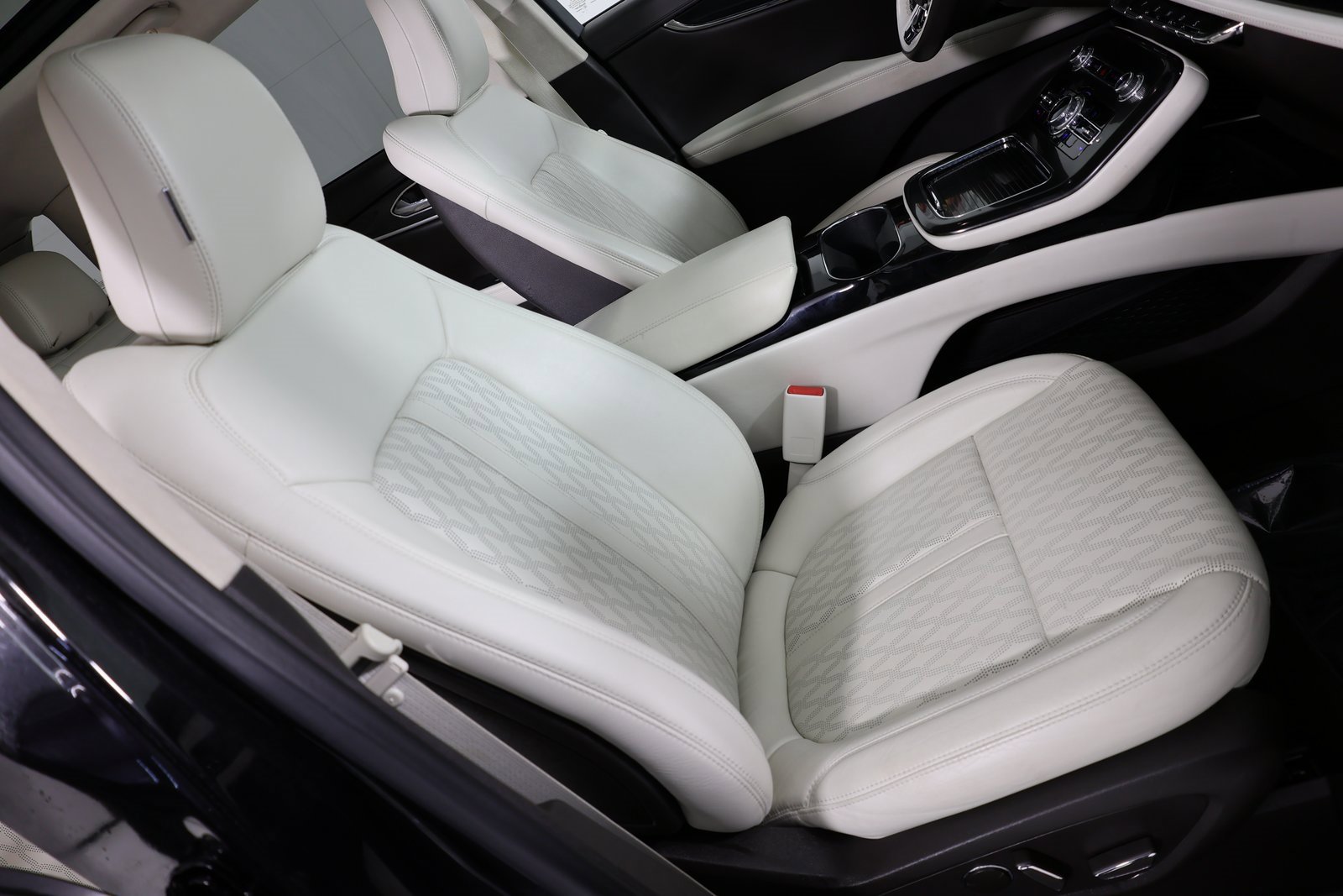 Used 2022 Lincoln Nautilus Black Label w/ Class II Trailer Tow Package image 41