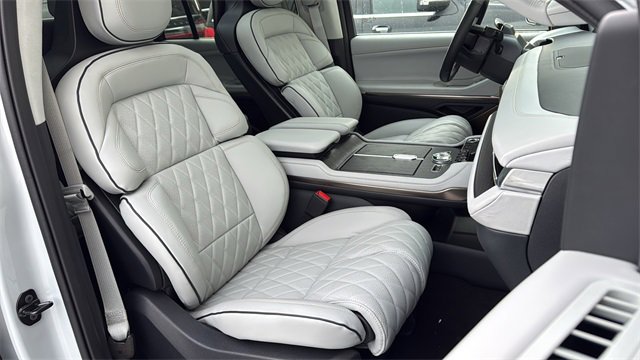 New 2026 Lincoln Navigator L Black Label image 12