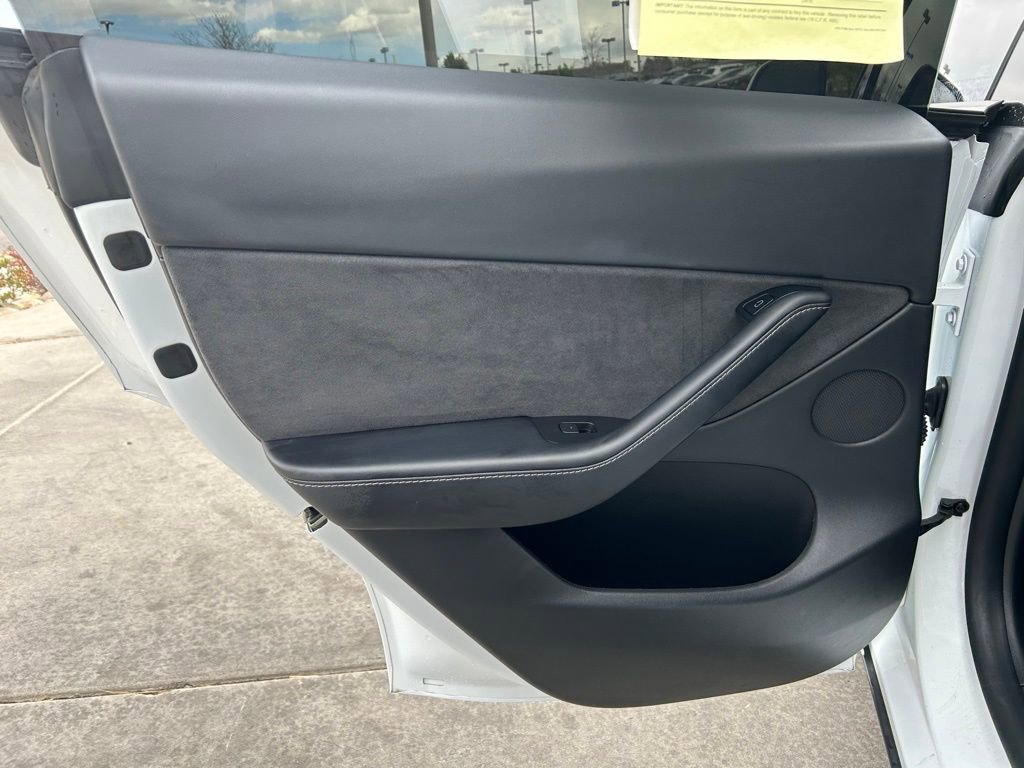 Used 2021 Tesla Model Y Long Range image 21