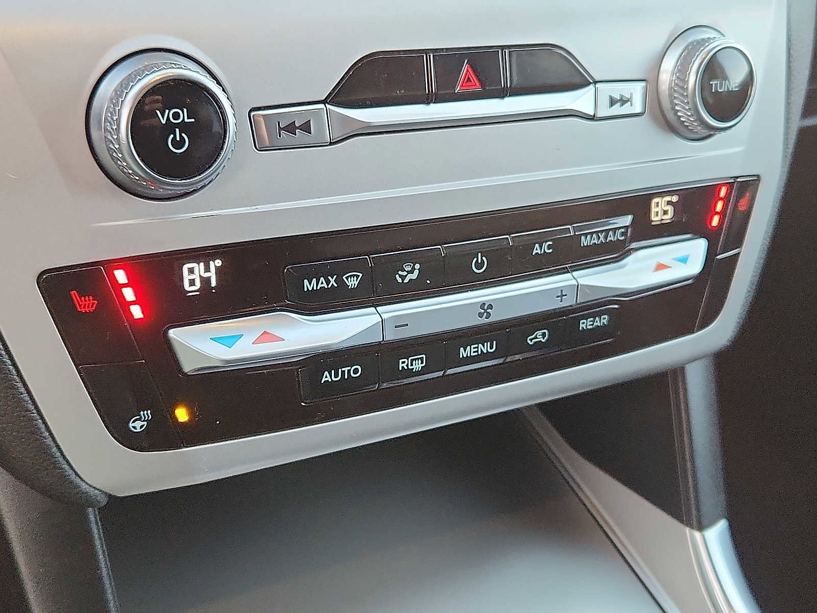 Used 2020 Ford Explorer XLT w/ Equipment Group 202A image 15