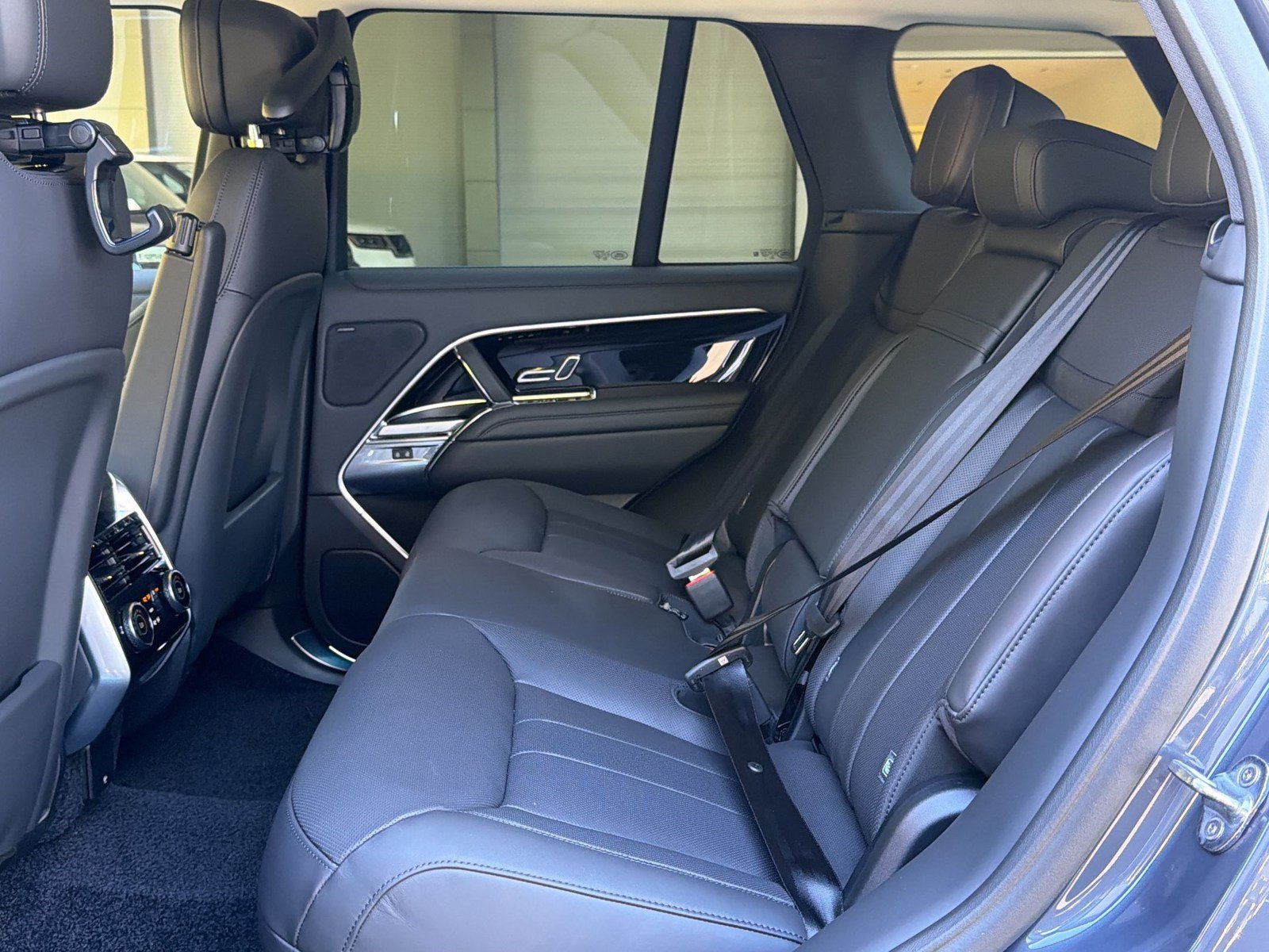 New 2026 Land Rover Range Rover SE AWD/4WD image 23