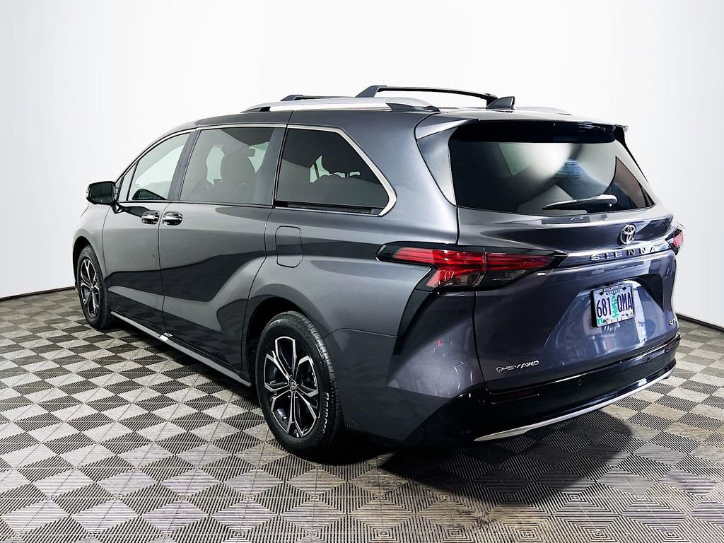 Certified 2025 Toyota Sienna Platinum AWD/4WD image 6