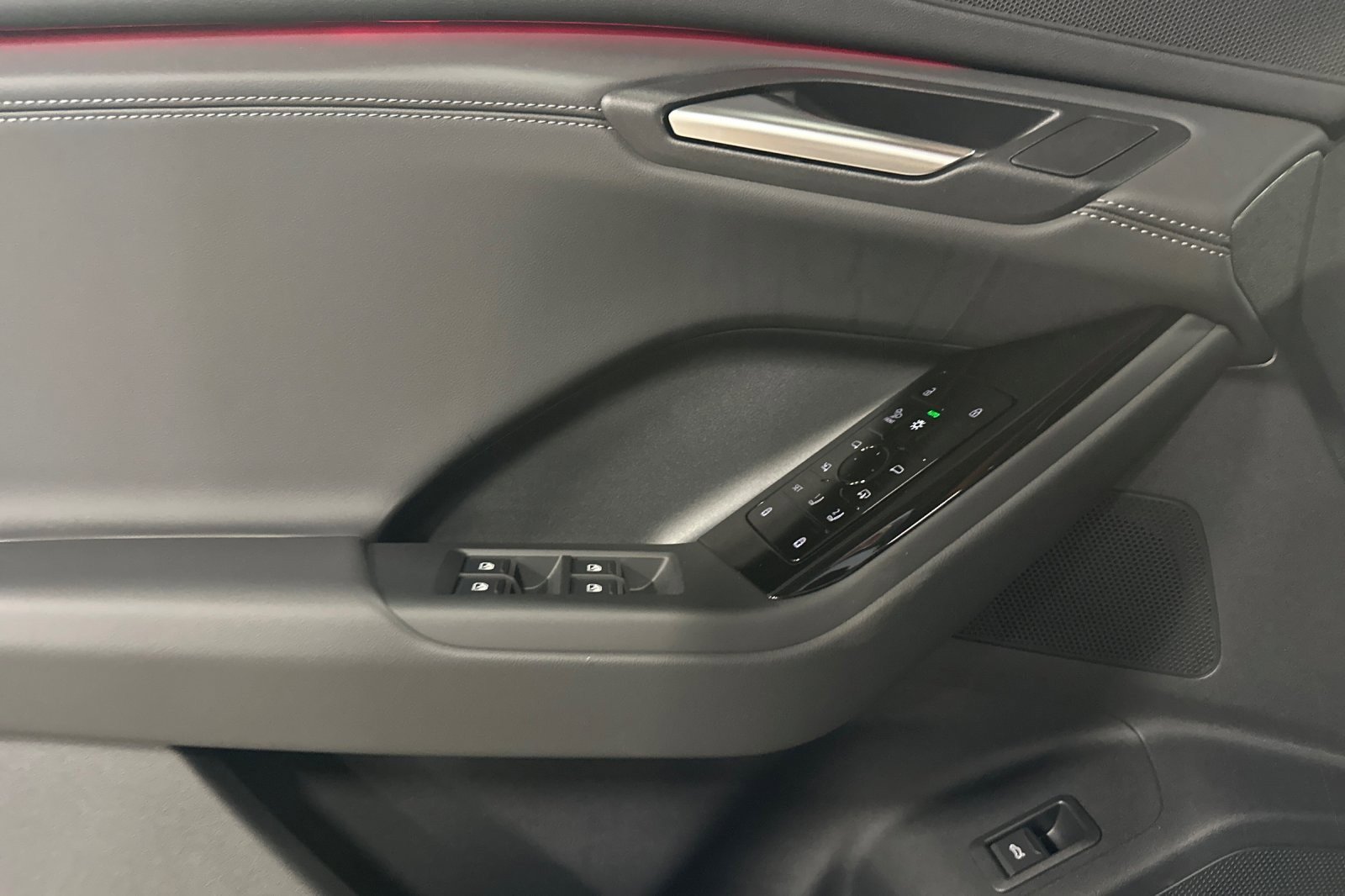 New 2027 Audi Q6 e-tron Premium Plus AWD/4WD image 10