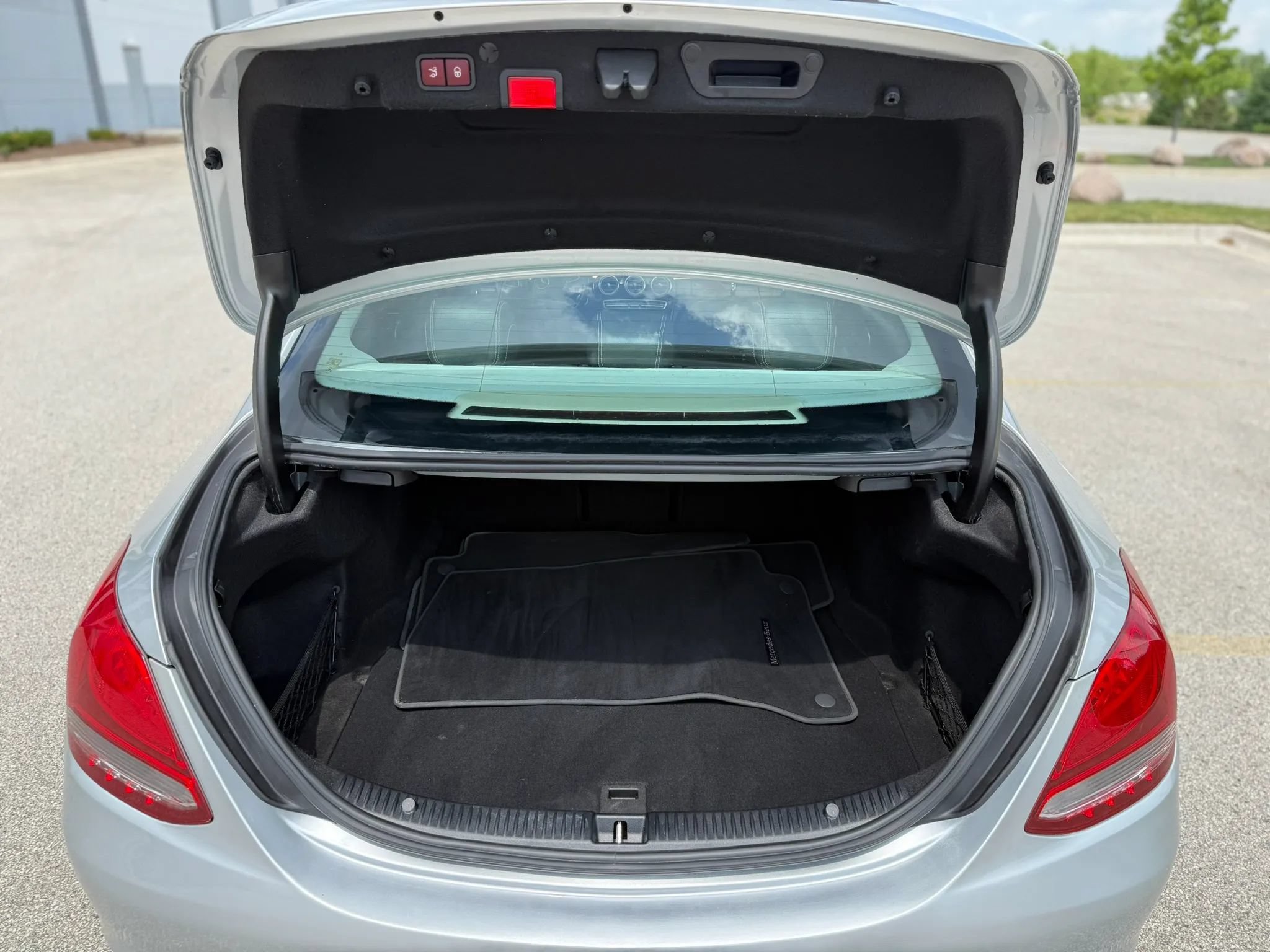 Used 2018 Mercedes-Benz C 300 4MATIC Sedan image 23