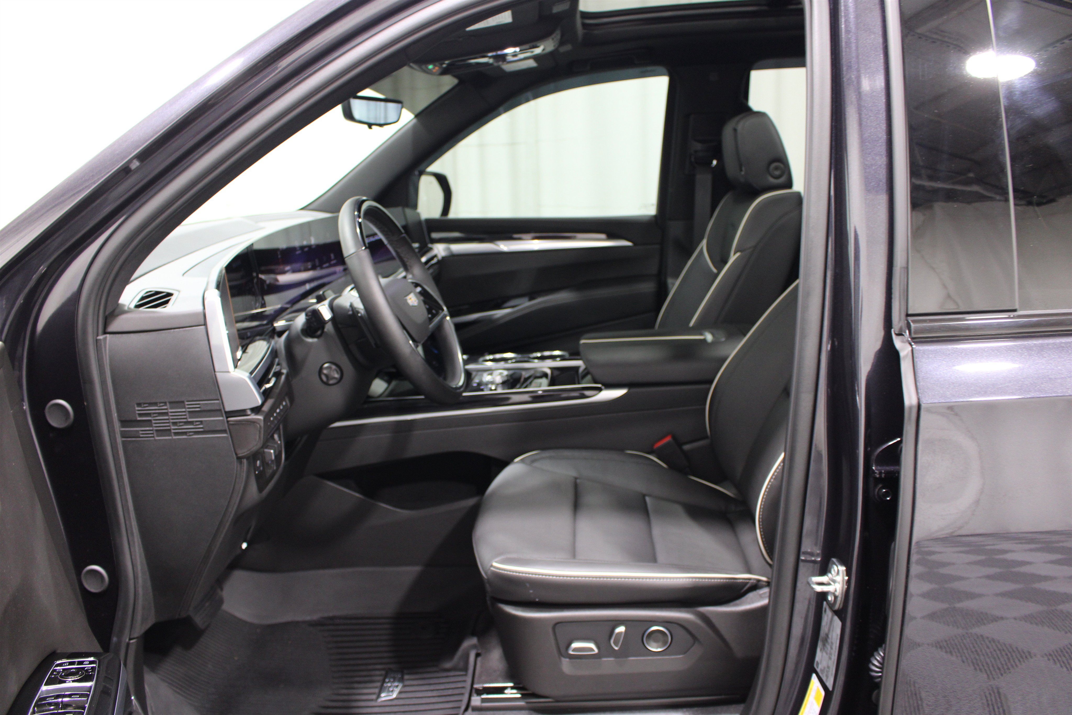 Certified 2026 Cadillac Escalade Sport w/ Touring Package AWD/4WD image 3