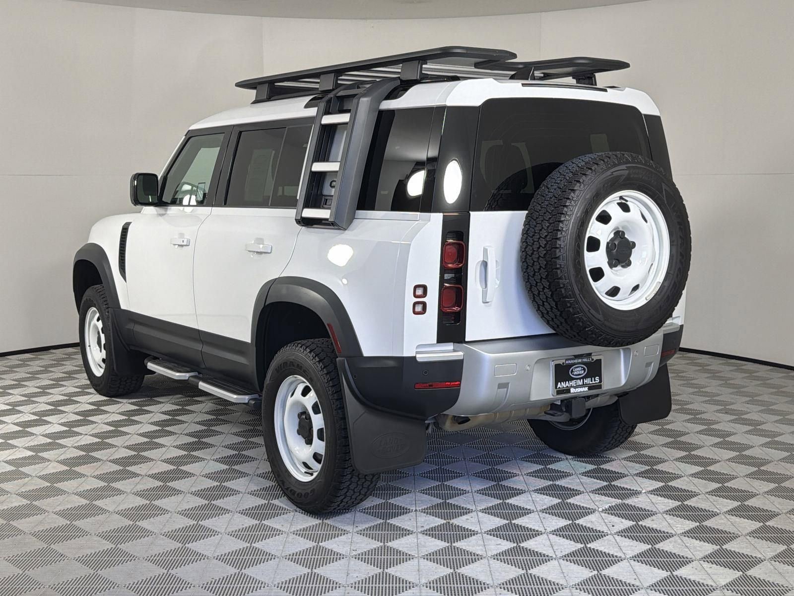Used 2023 Land Rover Defender 110 S image 3