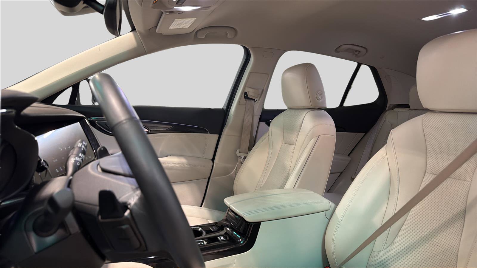 Used 2023 Buick Envision Essence image 16