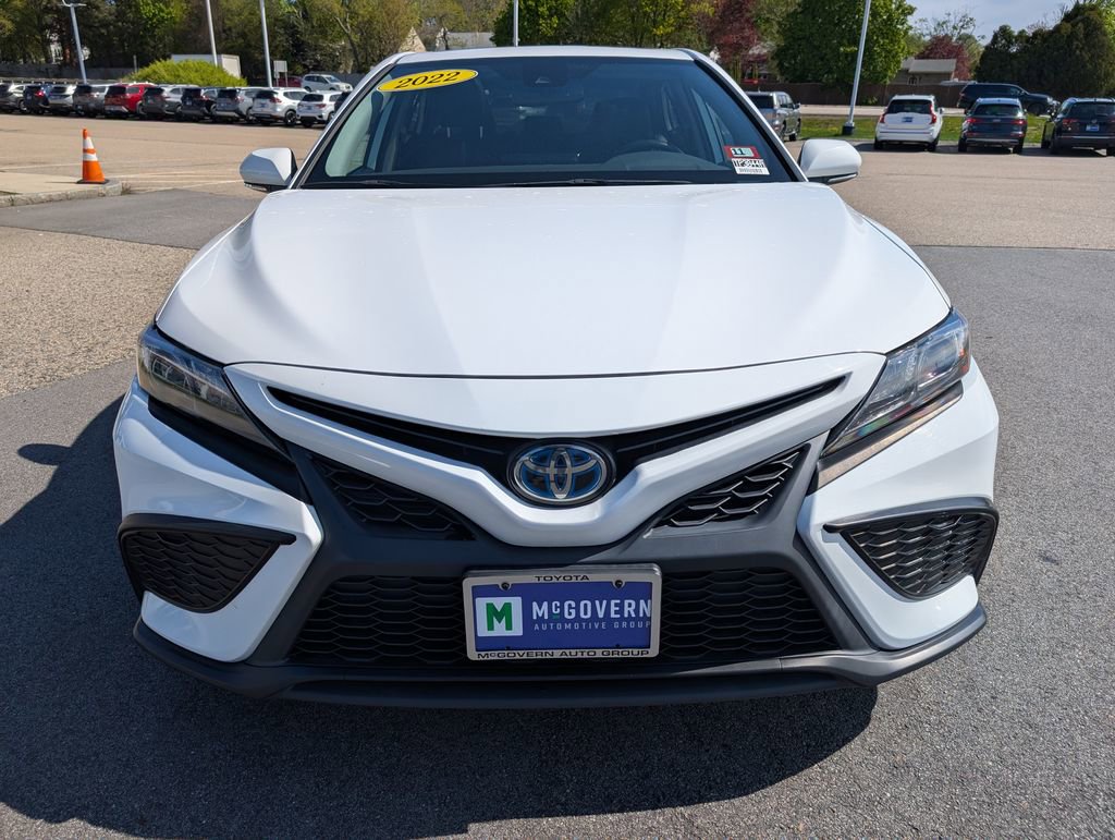 Used 2022 Toyota Camry SE w/ Cold Weather Package FWD image 9