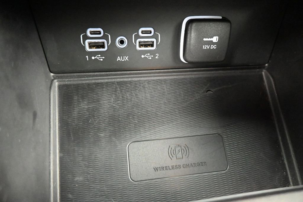 Used 2023 Jeep Grand Cherokee Altitude AWD/4WD image 17