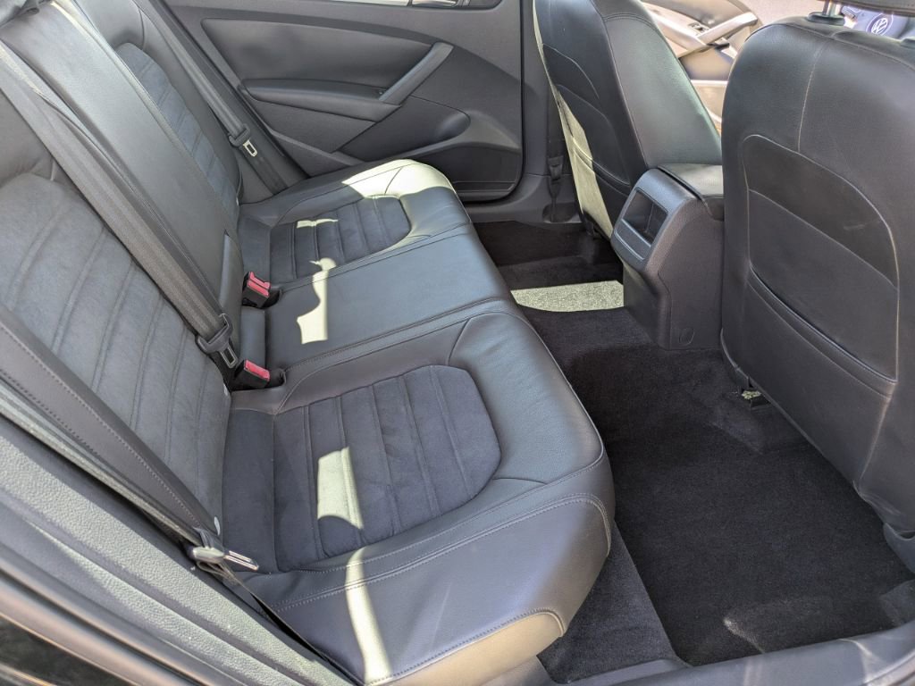 Used 2012 Volkswagen Passat TDI SEL Premium FWD image 12