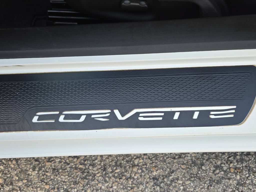 Used 2005 Chevrolet Corvette Coupe RWD image 15