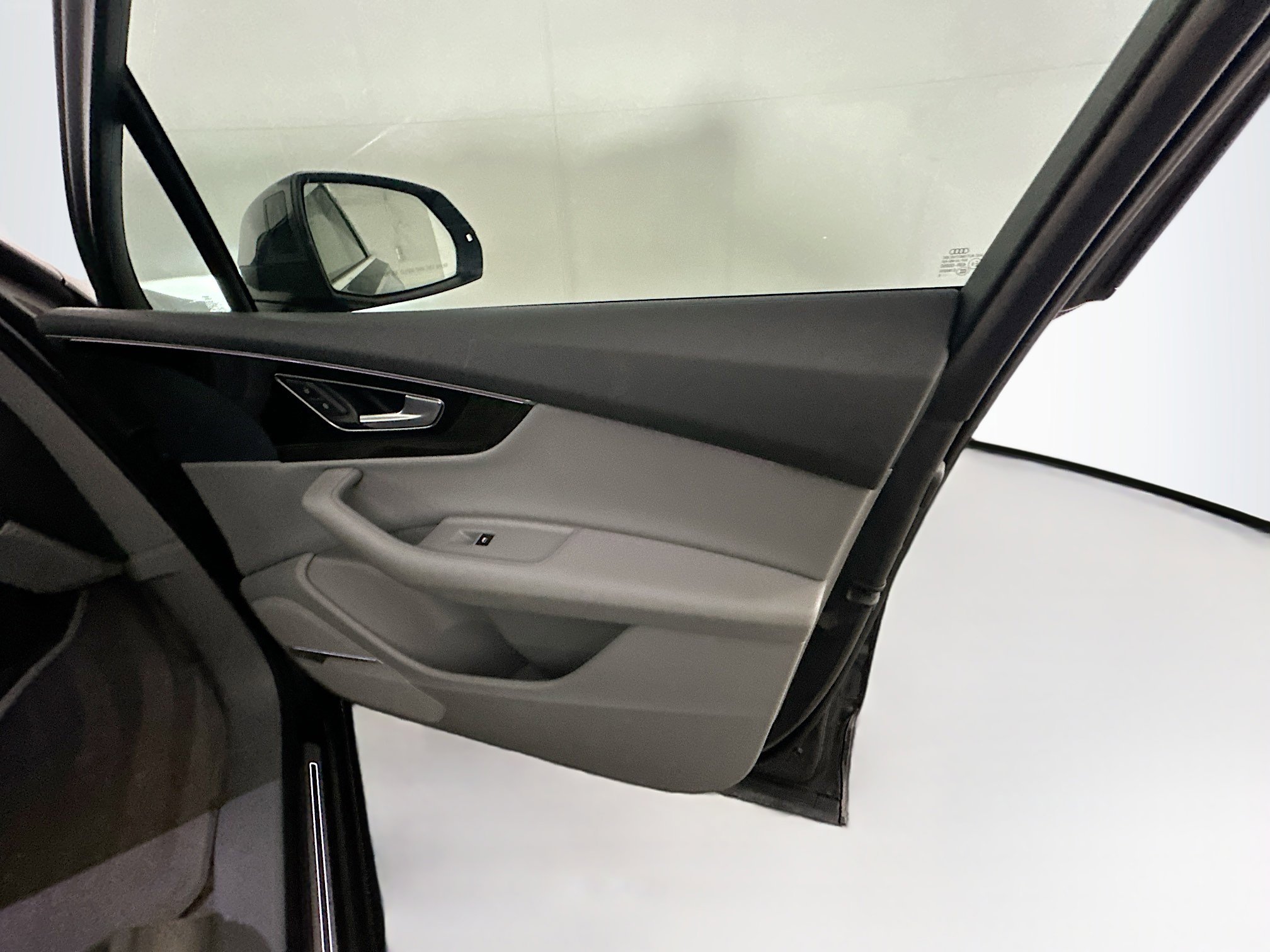 Used 2018 Audi Q7 3.0T Prestige w/ Prestige Package image 35