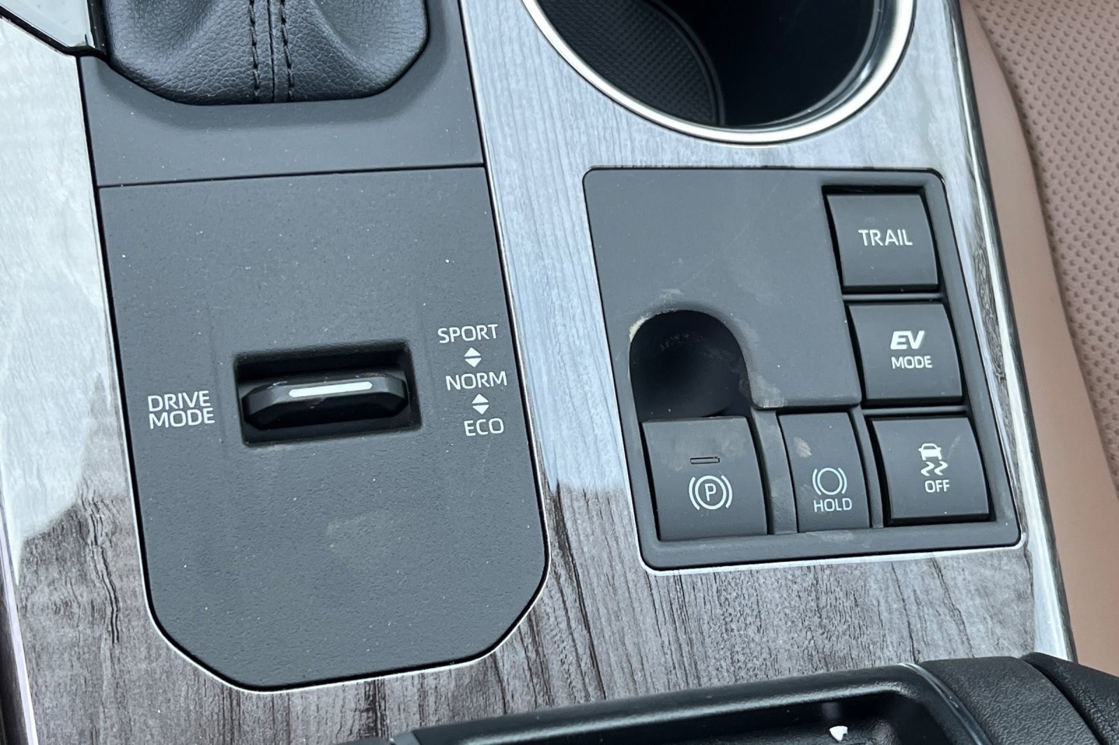 New 2025 Toyota Highlander XLE image 18