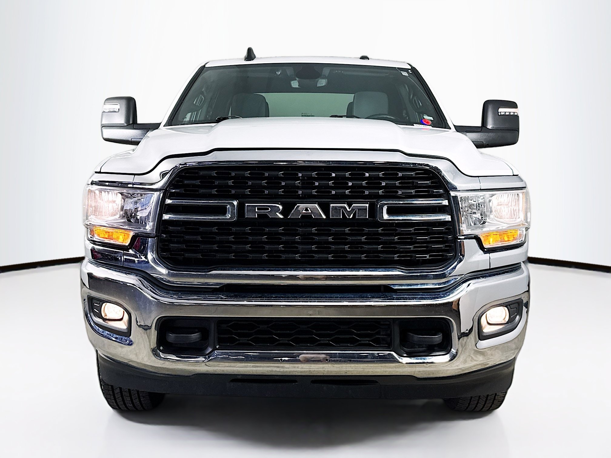 Used 2024 RAM 2500 Big Horn AWD/4WD image 3