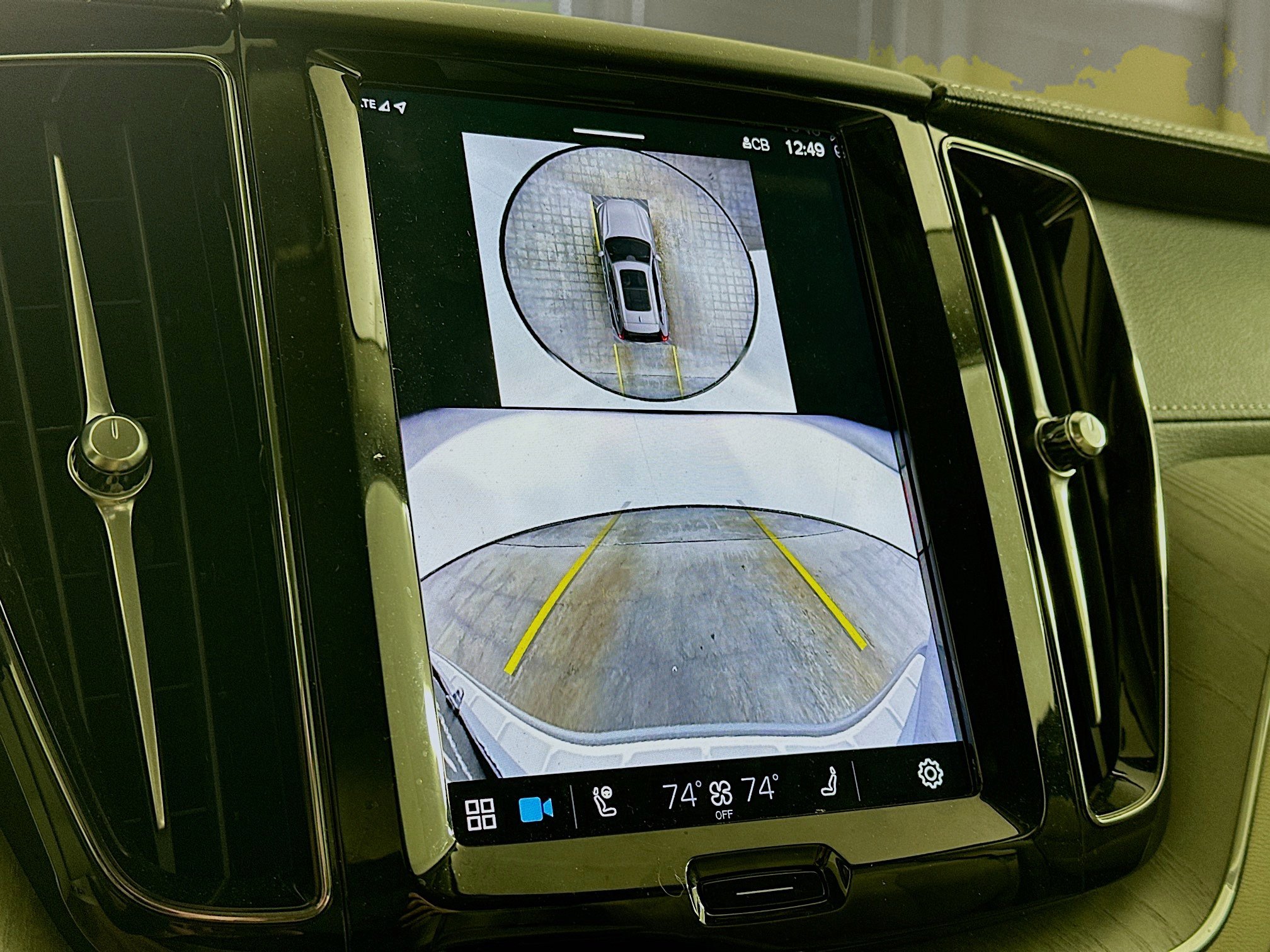 Used 2025 Volvo XC60 B5 Ultra w/ Protection Package Premier image 23