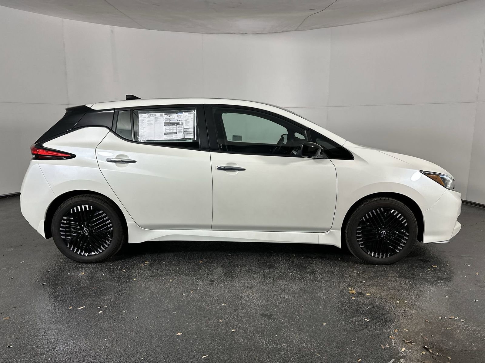New 2025 Nissan Leaf SV Plus FWD image 9