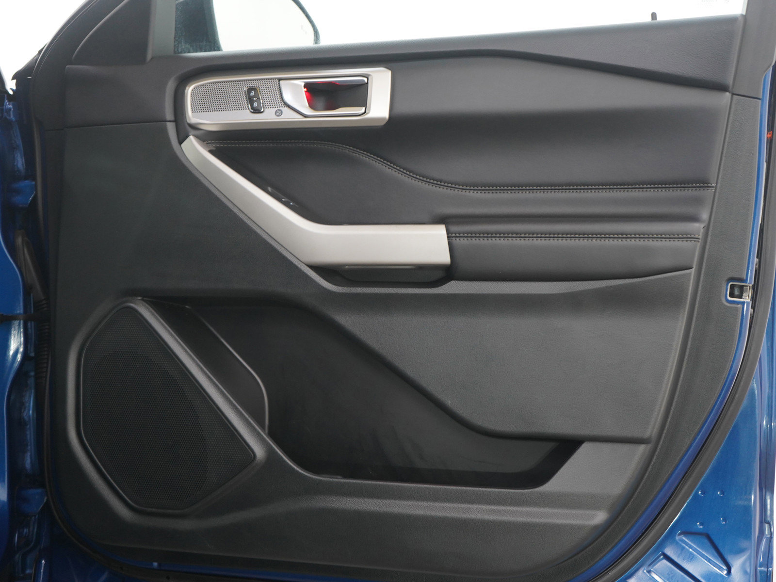 Used 2023 Ford Explorer Limited image 9