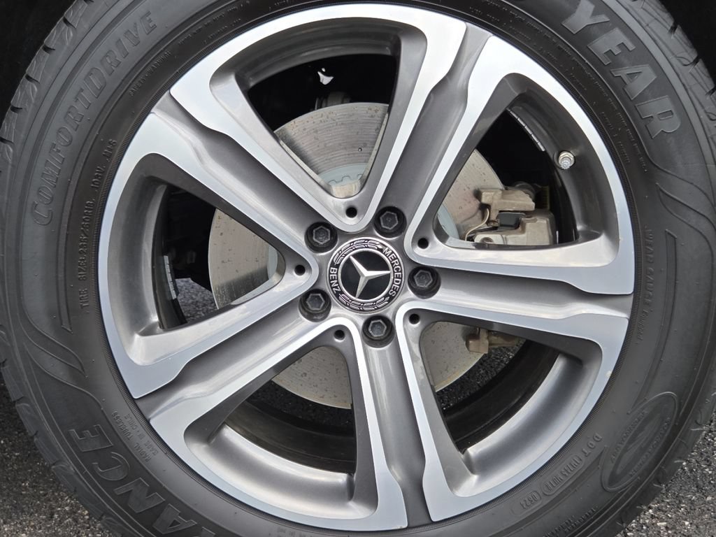 Used 2020 Mercedes-Benz GLC 300 4MATIC image 11