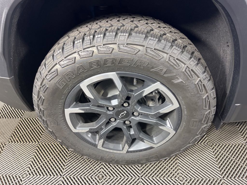 New 2026 Chevrolet Equinox ACTIV w/ Safety and Technology Package image 16