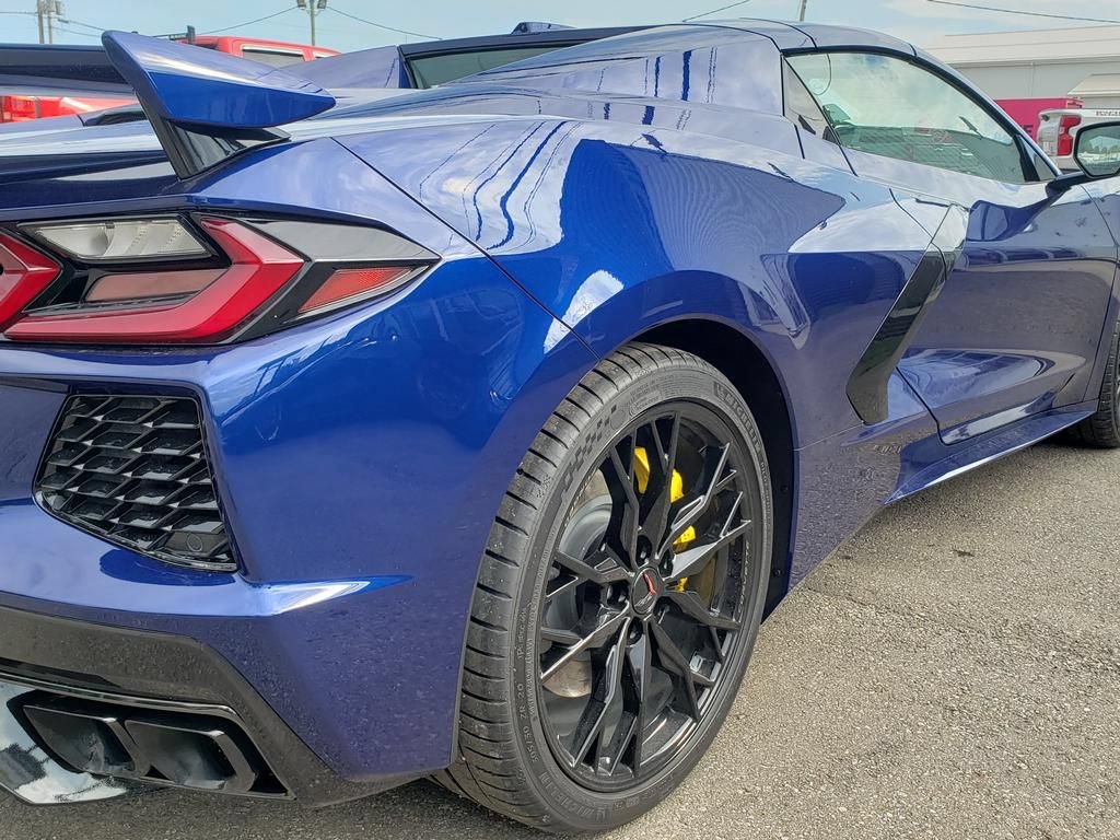 New 2027 Chevrolet Corvette Stingray Convertible w/ Z51 Performance Package RWD image 15