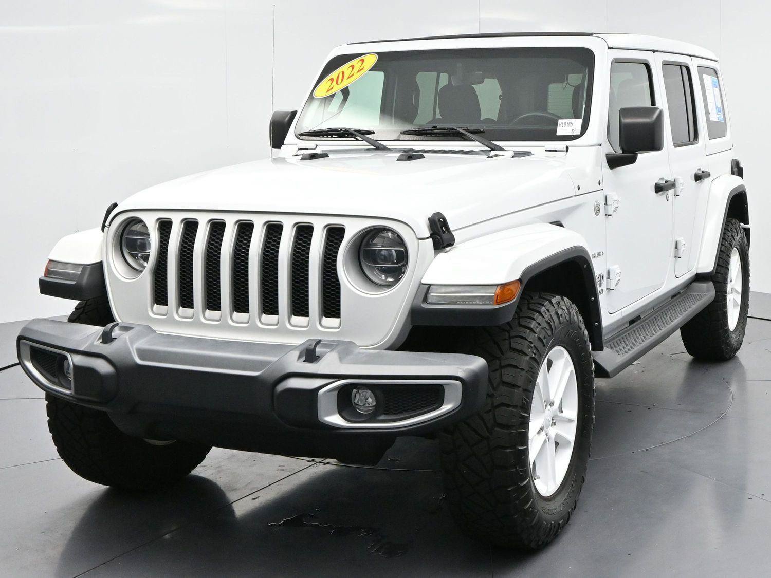 Used 2022 Jeep Wrangler Unlimited Sahara w/ LED Lighting Group AWD/4WD image 3