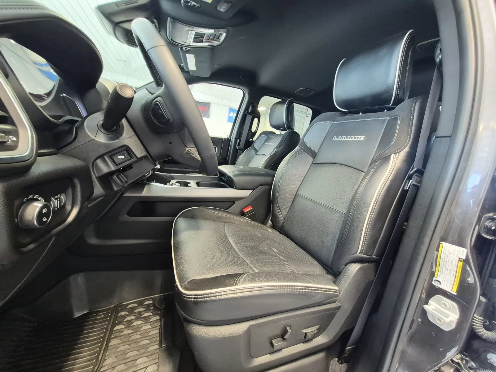 Used 2026 RAM 3500 Laramie AWD/4WD image 10