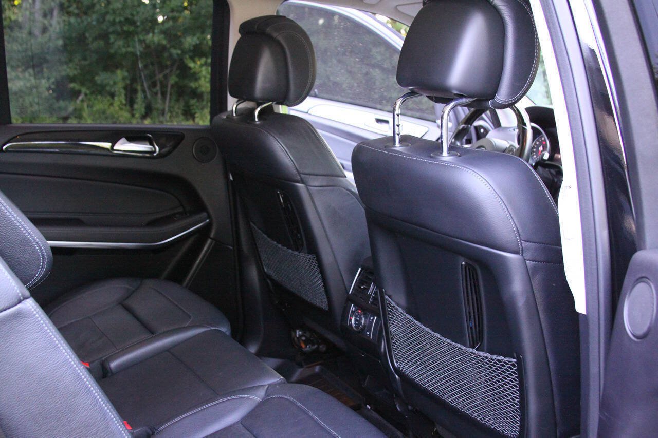 Used 2018 Mercedes-Benz GLS 550 4MATIC w/ Driver Assistance Package image 48