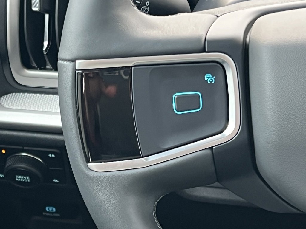 Certified 2025 Ford Expedition Active image 19