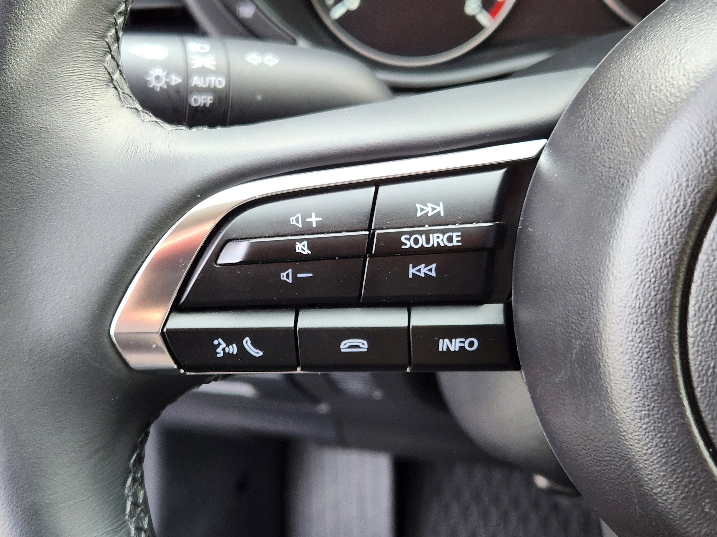 Certified 2025 MAZDA CX-30 AWD 2.5 S w/ Select Sport Pkg image 19