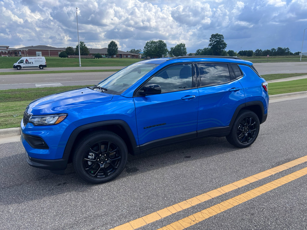 New 2026 Jeep Compass Latitude AWD/4WD image 11