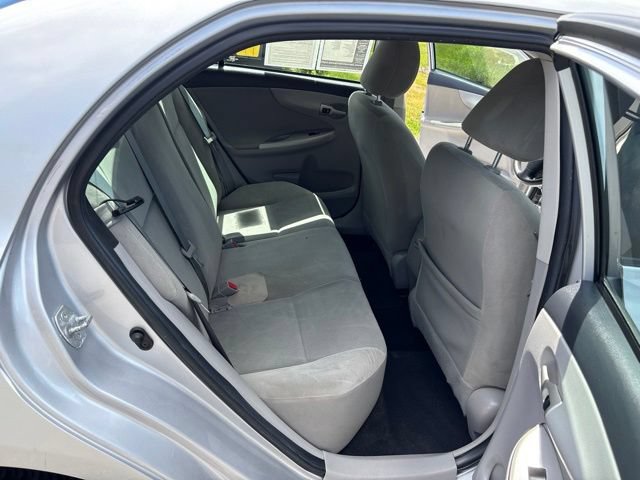 Used 2012 Toyota Corolla LE FWD image 13