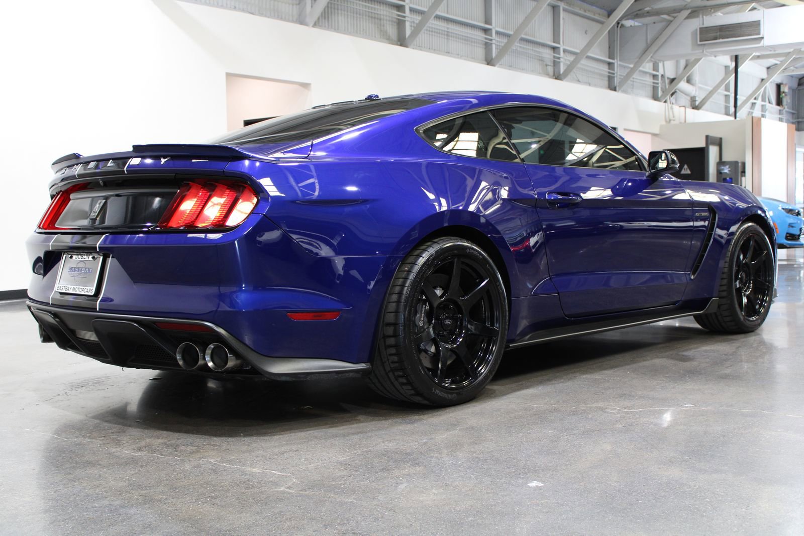 Used 2016 Ford Mustang Shelby GT350 w/ Technology Package image 11