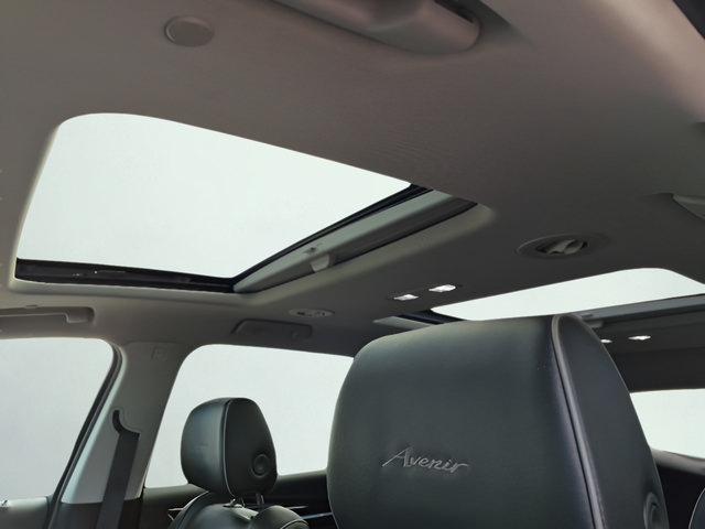 Used 2019 Buick Enclave Avenir w/ Avenir Technology Package AWD/4WD image 10