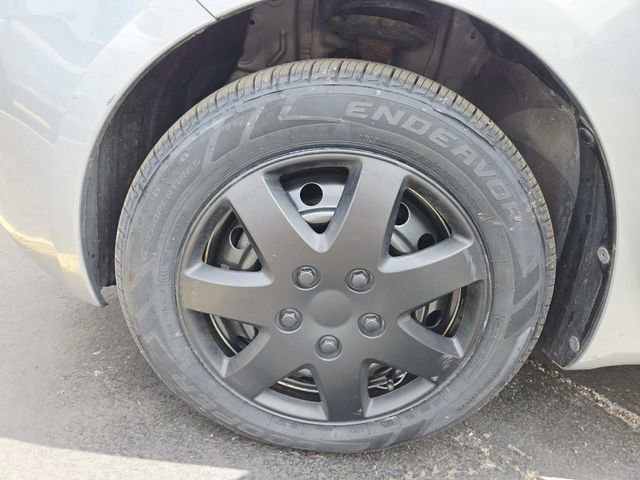 Used 2007 Toyota Yaris 2-Door Hatchback FWD image 11