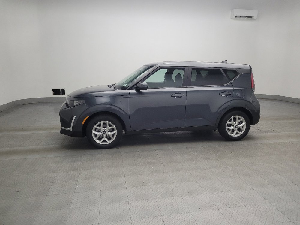 Used 2025 Kia Soul LX w/ LX Technology Package image 2