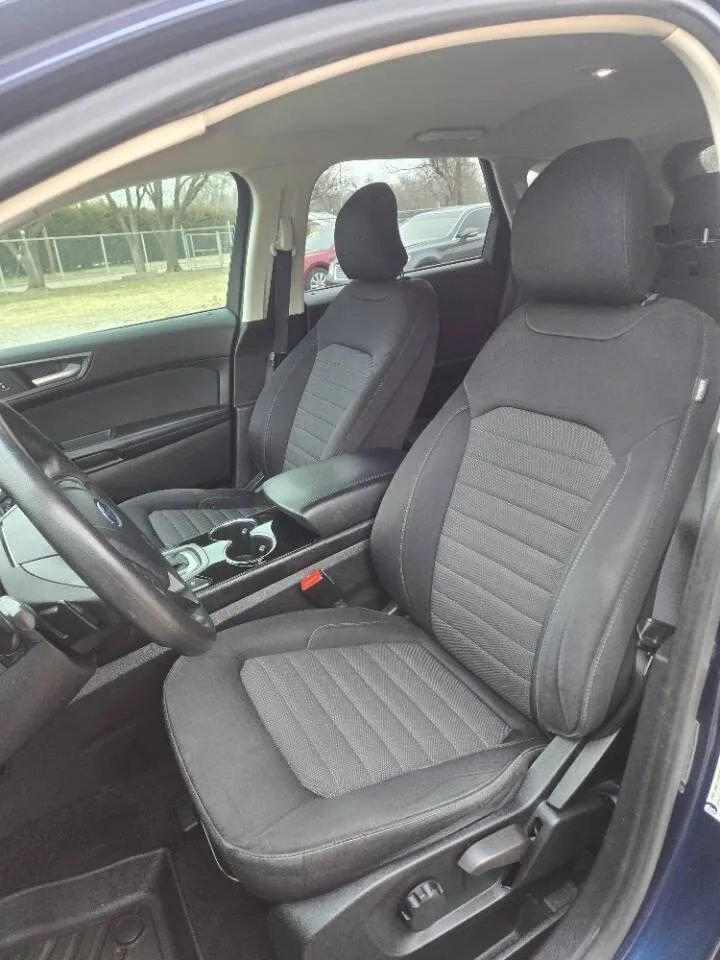 Used 2017 Ford Edge SE w/ Cargo Accessory Package FWD image 10