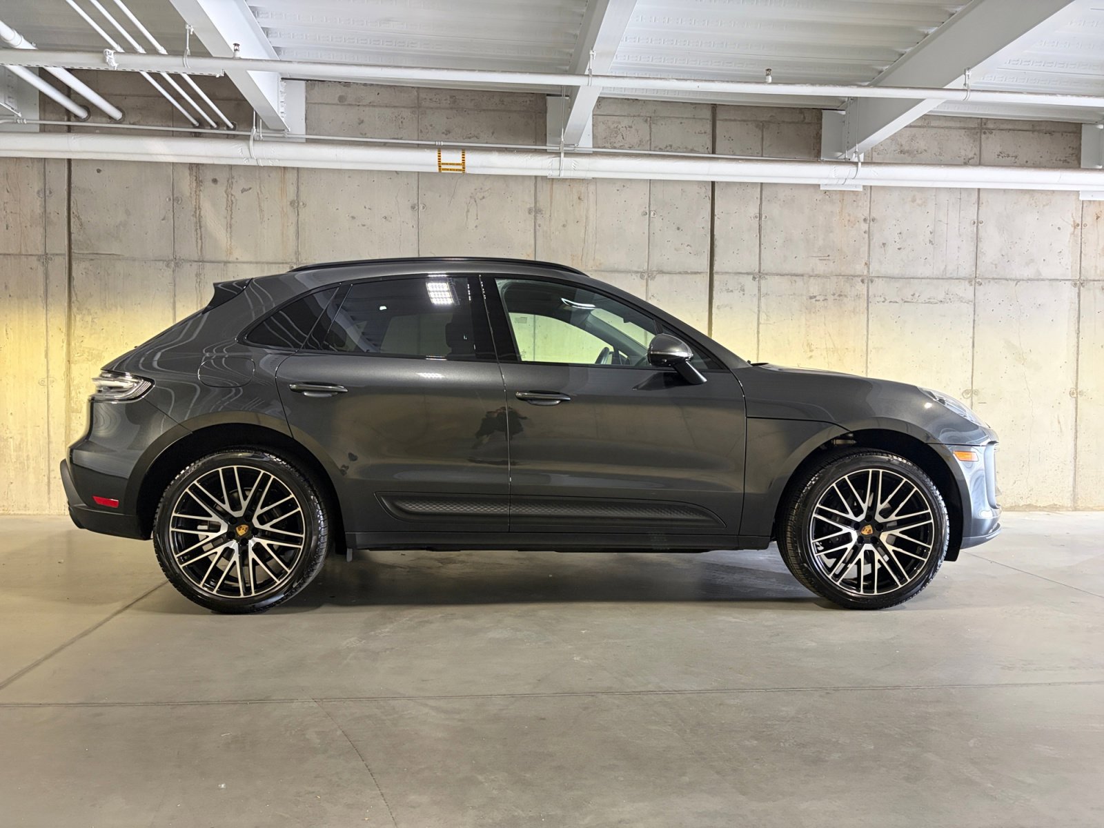 Certified 2026 Porsche Macan AWD/4WD image 8