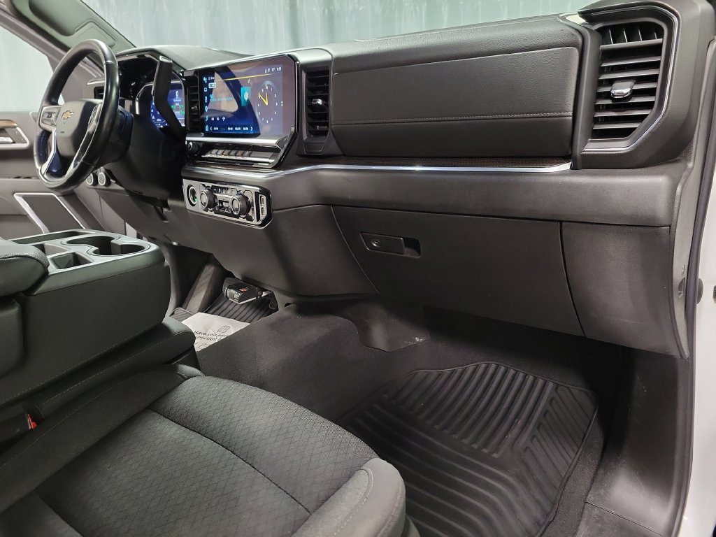 Used 2022 Chevrolet Silverado 1500 LT AWD/4WD image 37