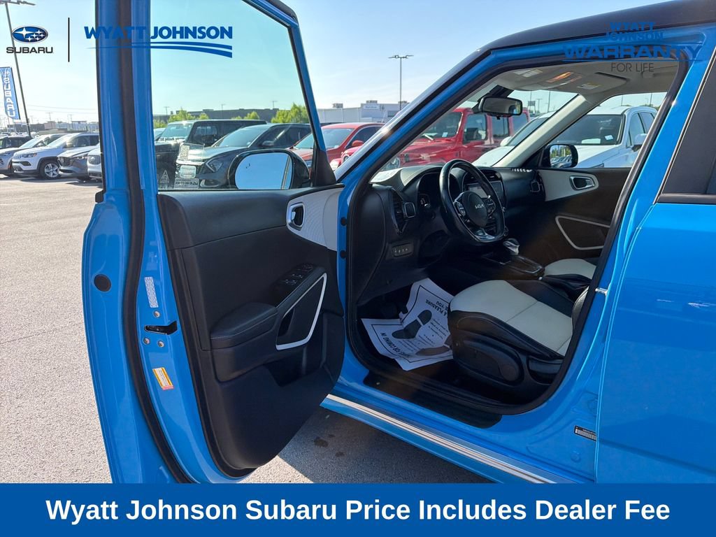 Used 2023 Kia Soul GT-Line FWD image 17